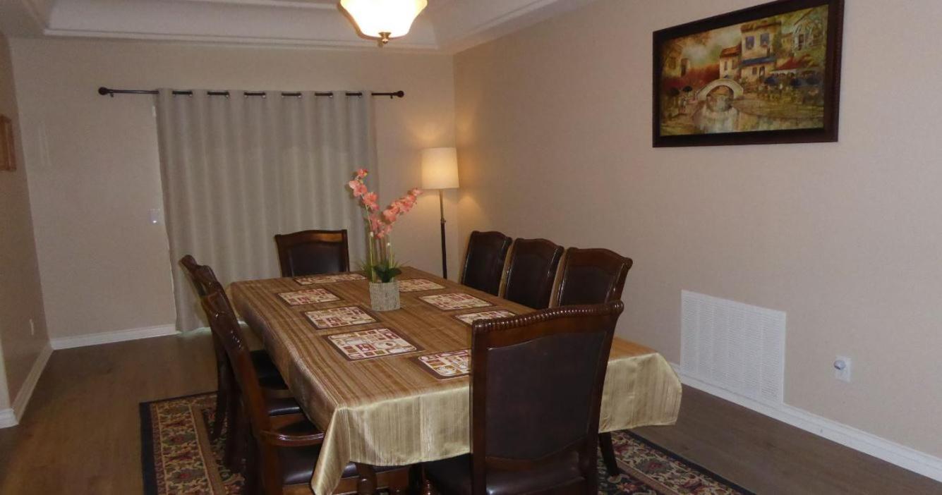Mansion On The Hill Let 4 Rooms, 5Th Cost Extra Sage Buitenkant foto